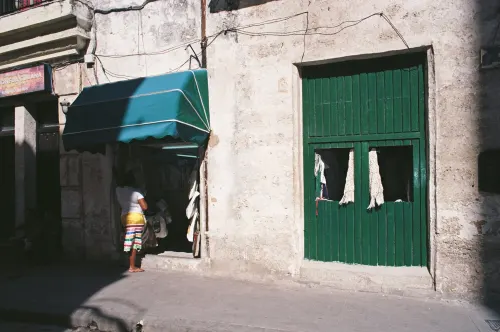 Five Days in Habana, frame 6 of 29